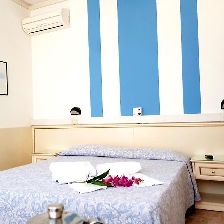 Rivazzurra Hotel Pesaro Extérieur photo