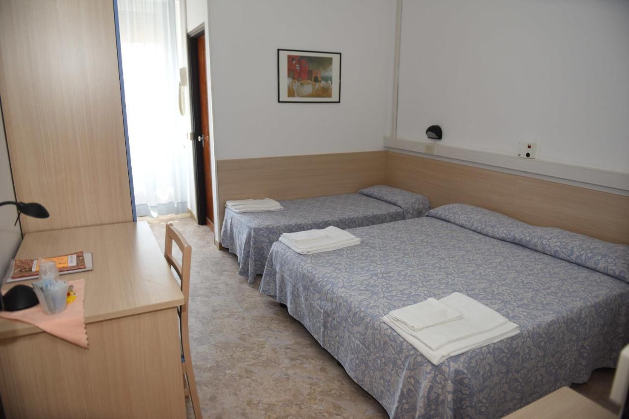 Rivazzurra Hotel Pesaro Chambre photo