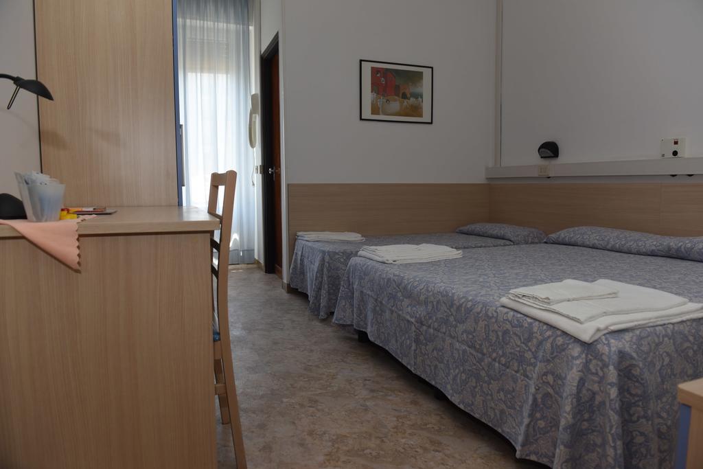 Rivazzurra Hotel Pesaro Extérieur photo