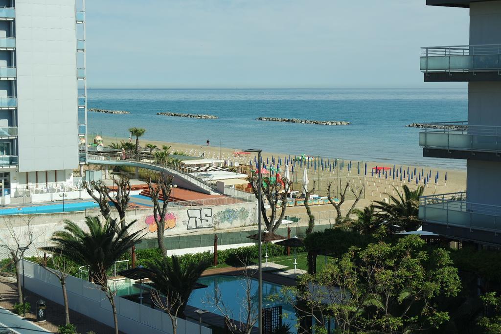 Rivazzurra Hotel Pesaro Extérieur photo