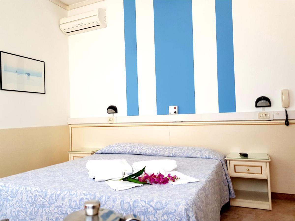 Rivazzurra Hotel Pesaro Extérieur photo