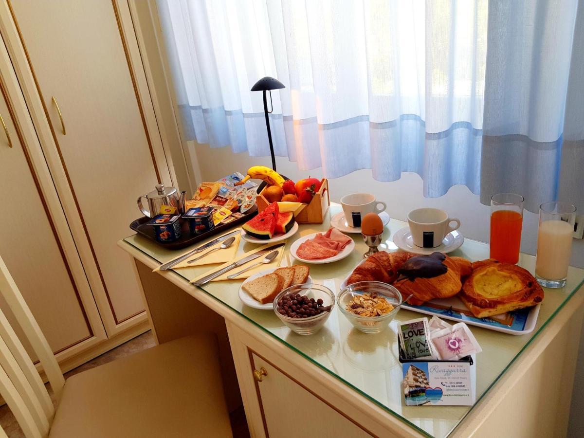 Rivazzurra Hotel Pesaro Extérieur photo